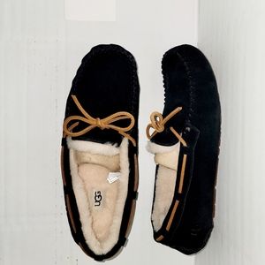 Ugg Dakota slippers